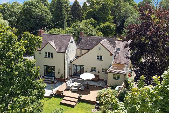 4 Bedroom Detached House For Sale In Yarningale Lane, Warwick, CV35