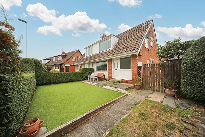 3 Bedroom Semi-Detached House To Rent In Melrose Drive, Wigan, WN3