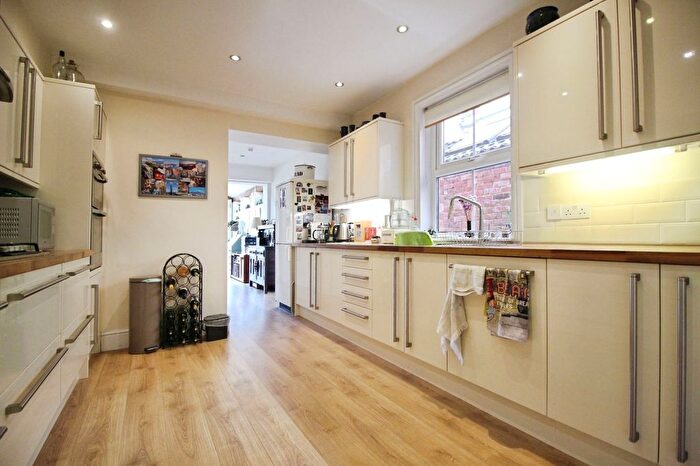 4 Bedroom Terraced House To Rent In Goddard Avenue, Swindon, SN1