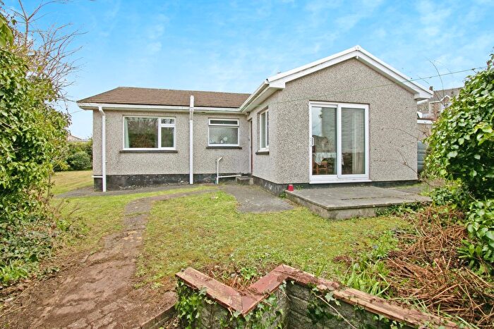 3 Bedroom Bungalow For Sale In Atlantic Close, Camborne, Cornwall, TR14