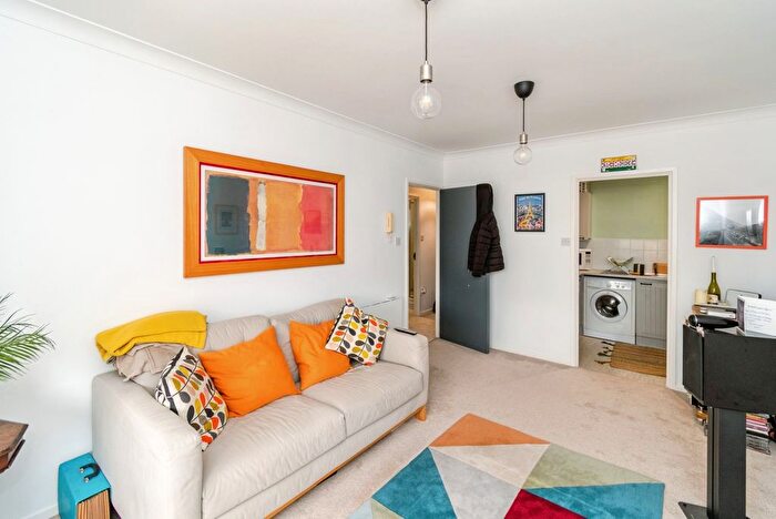 1 Bedroom Flat For Sale In Clifton Road, Southampton, Hampshire, SO15