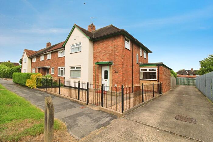 3 Bedroom End Of Terrace House For Sale In Hermes Close, Hull, HU9