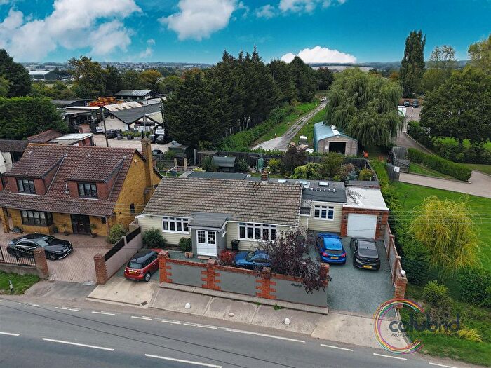 3 Bedroom Detached Bungalow For Sale In Wash Road, Noak Bridge, Billericay/Basildon Border, SS15