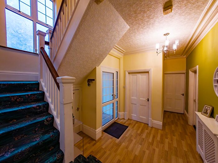 7 Bedroom Semi-Detached House For Sale In Stoke Green, Coventry, CV3
