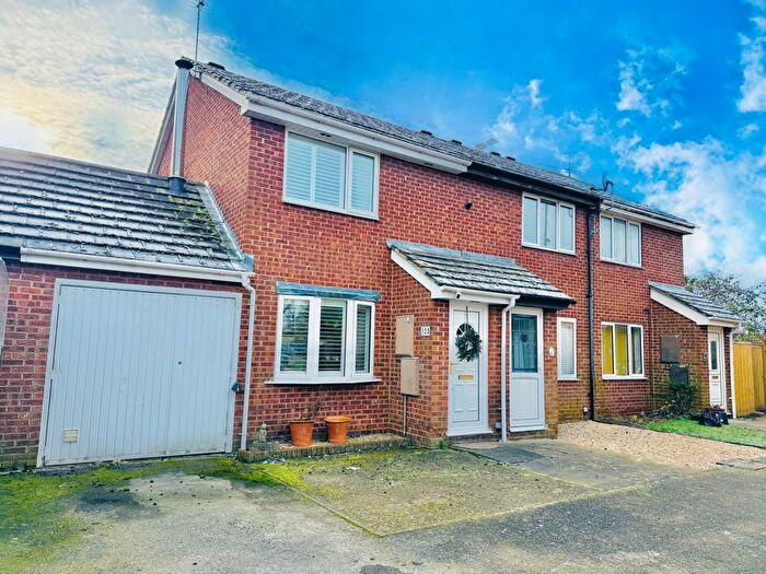 2 Bedroom Semi-Detached House For Sale In Fir Tree Avenue, Wallingford, OX10
