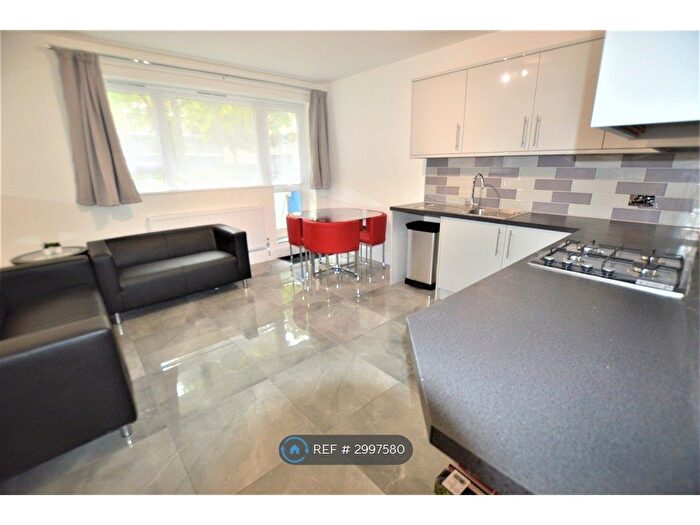4 Bedroom Flat To Rent In Scafell, London, NW1