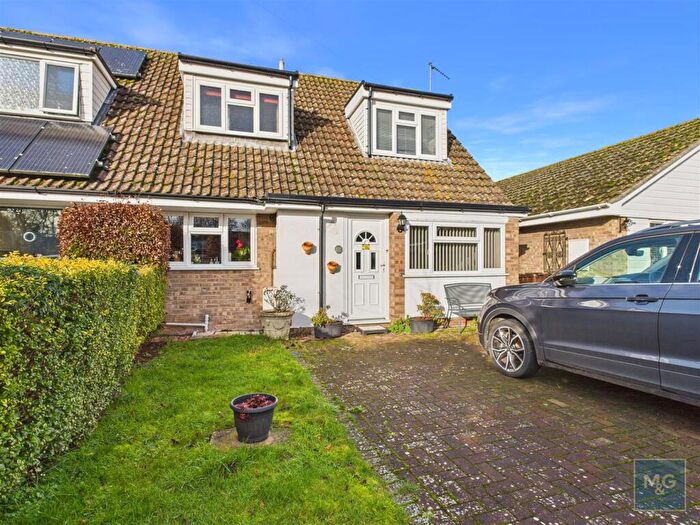 3 Bedroom Chalet For Sale In The Croft, Bardwell, Bury St. Edmunds, IP31