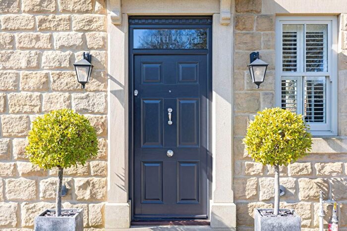 4 Bedroom Detached House For Sale In Carlton Lane, Yeadon, Leeds, LS19