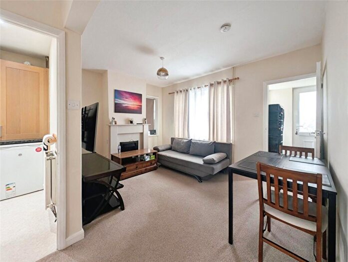 2 Bedroom Semi-Detached House For Sale In Ferndene Way, Southampton, Hampshire, SO18