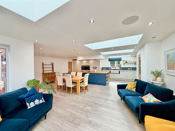 4 Bedroom Detached House For Sale In Plymstock, Plymouth, PL9