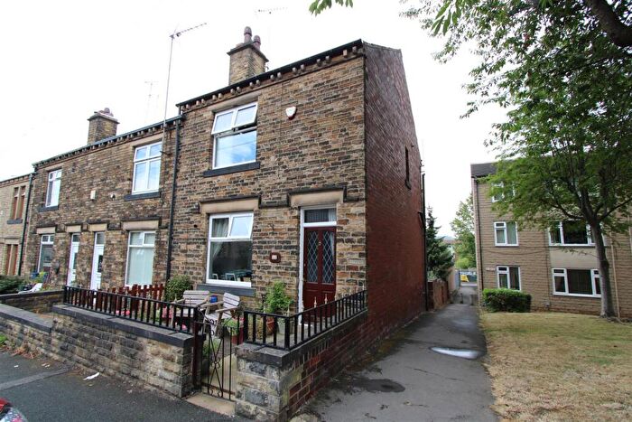 3 Bedroom End Of Terrace House For Sale In Booth Street, Cleckheaton, BD19