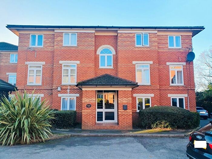 1 Bedroom Flat To Rent In Geraldine Court, Swynford Gardens, London, NW4