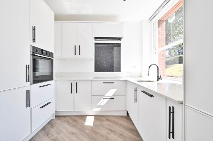 3 Bedroom Flat To Rent In Abbey Road, St John's Wood, London, NW8