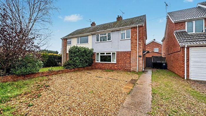 3 Bedroom Semi-Detached House For Sale In Dore Avenue, North Hykeham, Lincoln, LN6