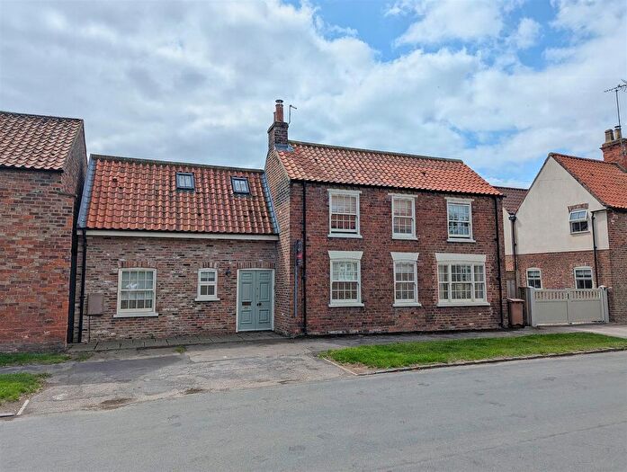 4 Bedroom Detached House For Sale In Main Street, Etton, Beverley, HU17