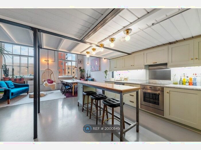 2 Bedroom Flat To Rent In Lexington Building, London, E3