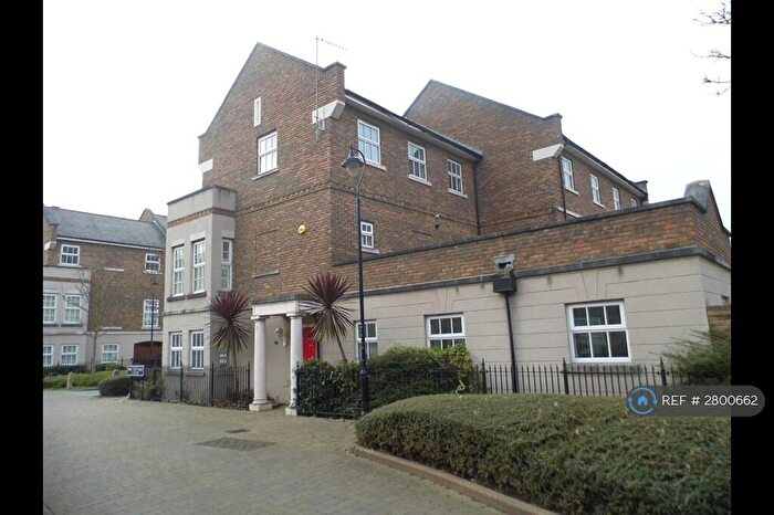 4 Bedroom End Of Terrace House To Rent In Parkcliffe Road, Greenhithe, DA9