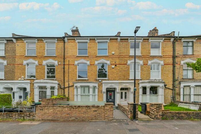 2 Bedroom Flat To Rent In Lancaster Road, , Stroud Green, London, N4