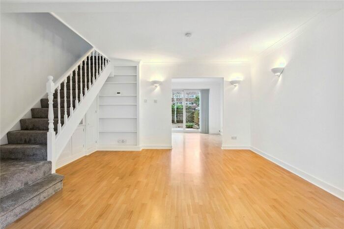 3 Bedroom Property To Rent In Ashburnham Road, Richmond, Surrey, TW10