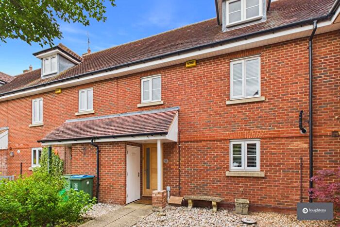 4 Bedroom Town House For Sale In Waine Close, Buckingham, MK18