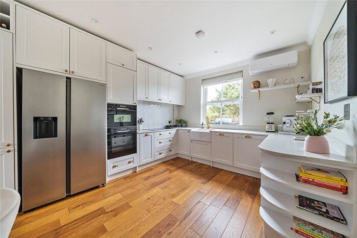 3 Bedroom Flat For Sale In Woodland Gardens, London, N10