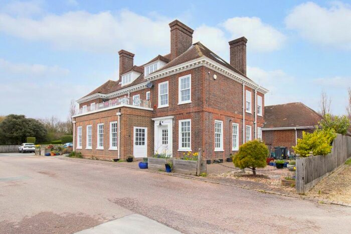 2 Bedroom Apartment For Sale In Brook Lane, Herne Bay, CT6