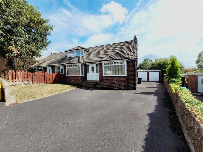 4 Bedroom Semi-Detached Bungalow To Rent In Heaton Drive, Kirkheaton, Huddersfield, HD5