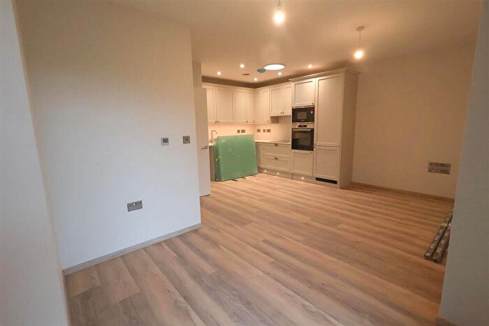 1 Bedroom Flat To Rent In Headless Cross Drive, Redditch, B97