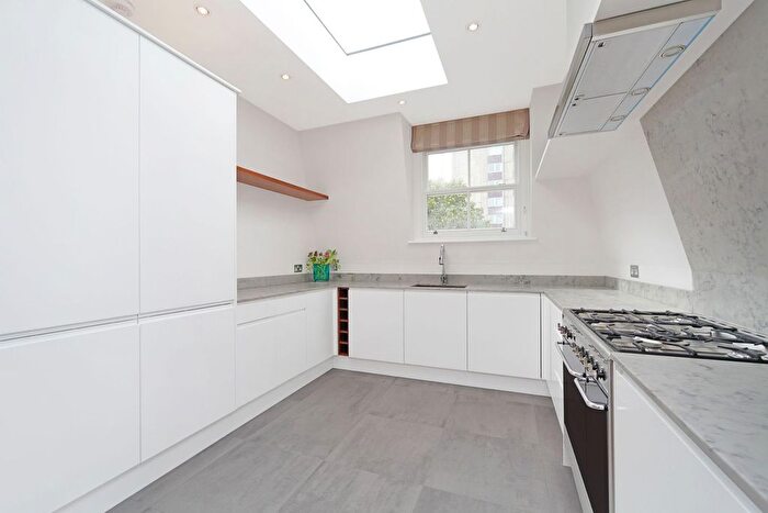 3 Bedroom Flat To Rent In Sedlescombe Road, London, SW6