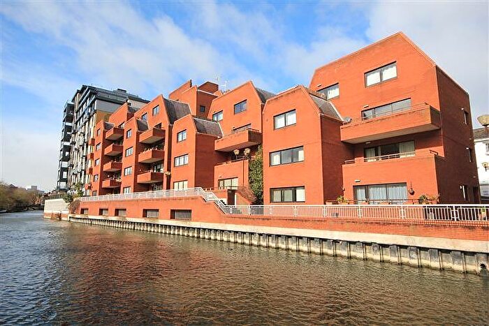 Apartment To Rent In Selbourne Court, Kings Road, Reading, Berkshire, RG1
