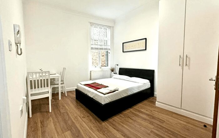 Studio To Rent In London, NW9