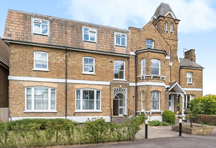 1 Bedroom Flat For Sale In Hampton Road, Teddington, TW11