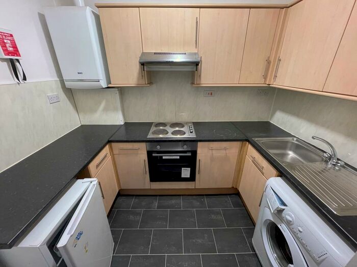 2 Bedroom Flat To Rent In Elm Avenue, NG3