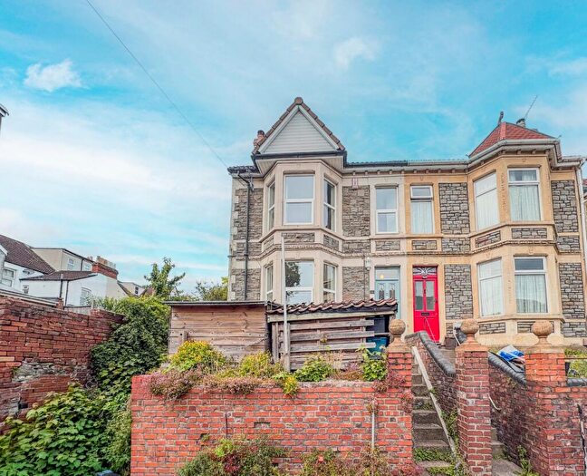 3 Bedroom Terraced House For Sale In Montrose Park, Brislington, Bristol, BS4