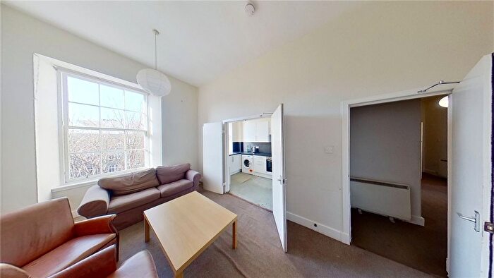 5 Bedroom Flat To Rent In Lothian Street, Old Town, Edinburgh, EH1