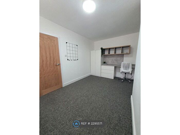 7 Bedroom Semi-Detached House To Rent In High Street, Twerton, Bath, BA2