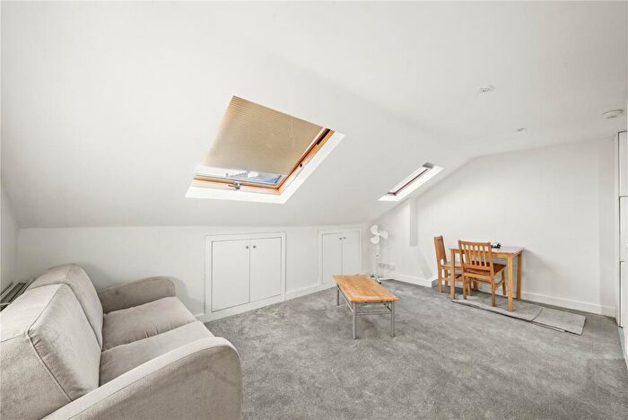 1 Bedroom Apartment To Rent In Howard Road, London, NW2