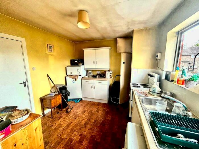 2 Bedroom Flat For Sale In Keymer Road, Hassocks, BN6