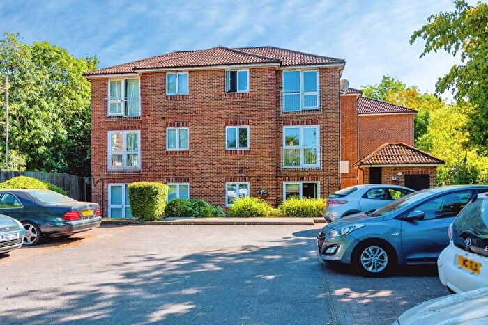 1 Bedroom Flat For Sale In Millbrook Road East, Southampton, Hampshire, SO15
