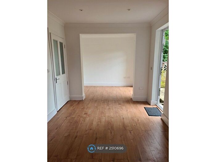 4 Bedroom Semi-Detached House To Rent In Fulwell Road, Teddington, TW11