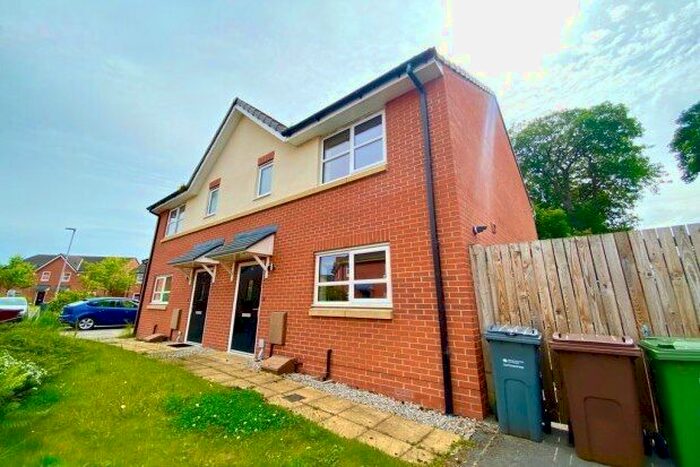 3 Bedroom Semi-Detached House To Rent In Redwing Avenue, Manchester, M21