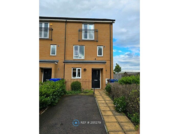 4 Bedroom End Of Terrace House To Rent In Schoolfield Road, Grays, RM20