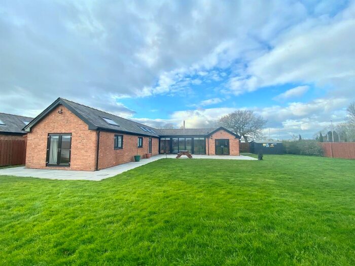 4 Bedroom Barn Conversion For Sale In Welsh Road, Ledsham, Wirral, CH66