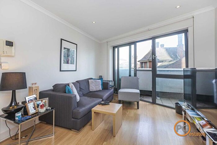 1 Bedroom Flat To Rent In Lett Road, Stratford, E15