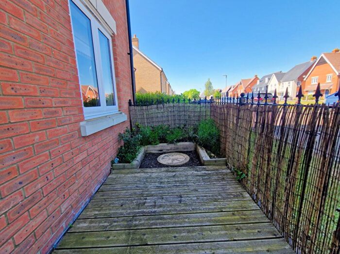 2 Bedroom Apartment For Sale In Venus Avenue, Biggleswade, SG18