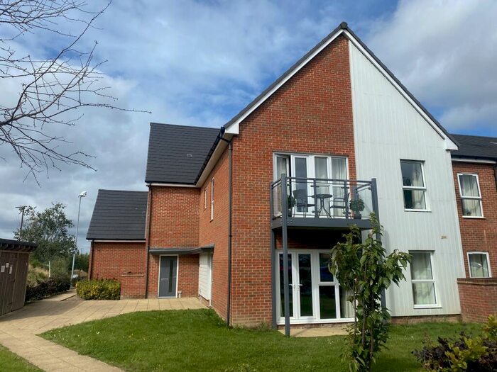 2 Bedroom Apartment To Rent In Turnpike Lane, Faygate, Horsham, RH12