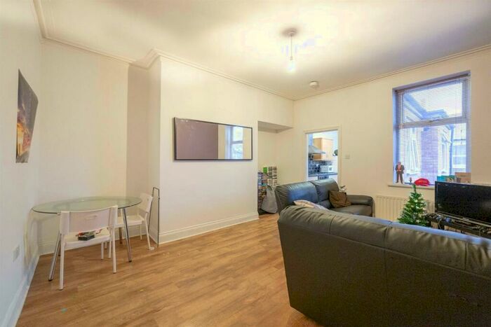 3 Bedroom Flat To Rent In &#;pppw - Second Avenue, Heaton, Newcastle Upon Tyne, NE6
