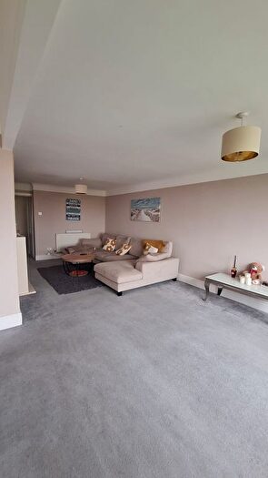 2 Bedroom Flat To Rent In Weston Court, Liverpool, L23
