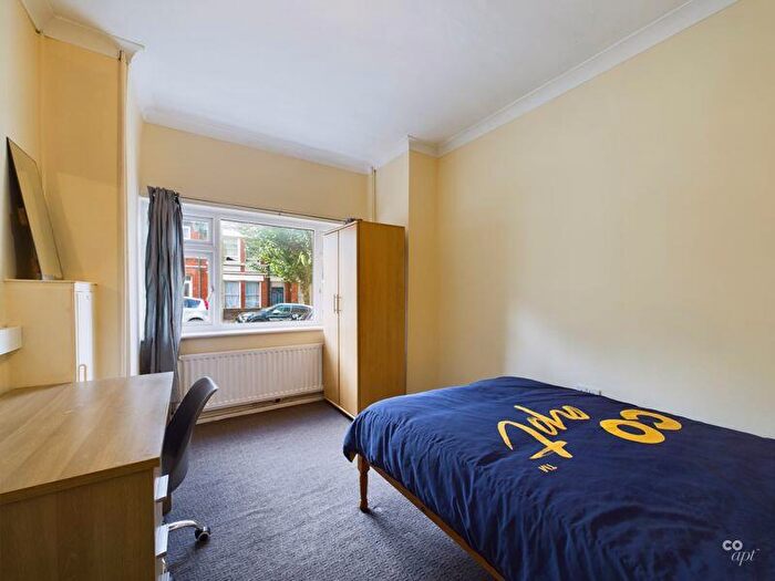 9 Bedroom Semi-Detached House To Rent In Coombe Road, Brighton, BN2