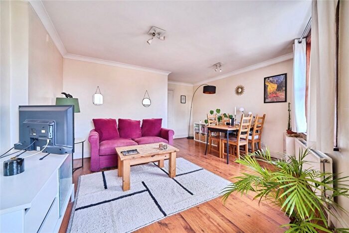 2 Bedroom Flat To Rent In Lillie Road, London, SW6